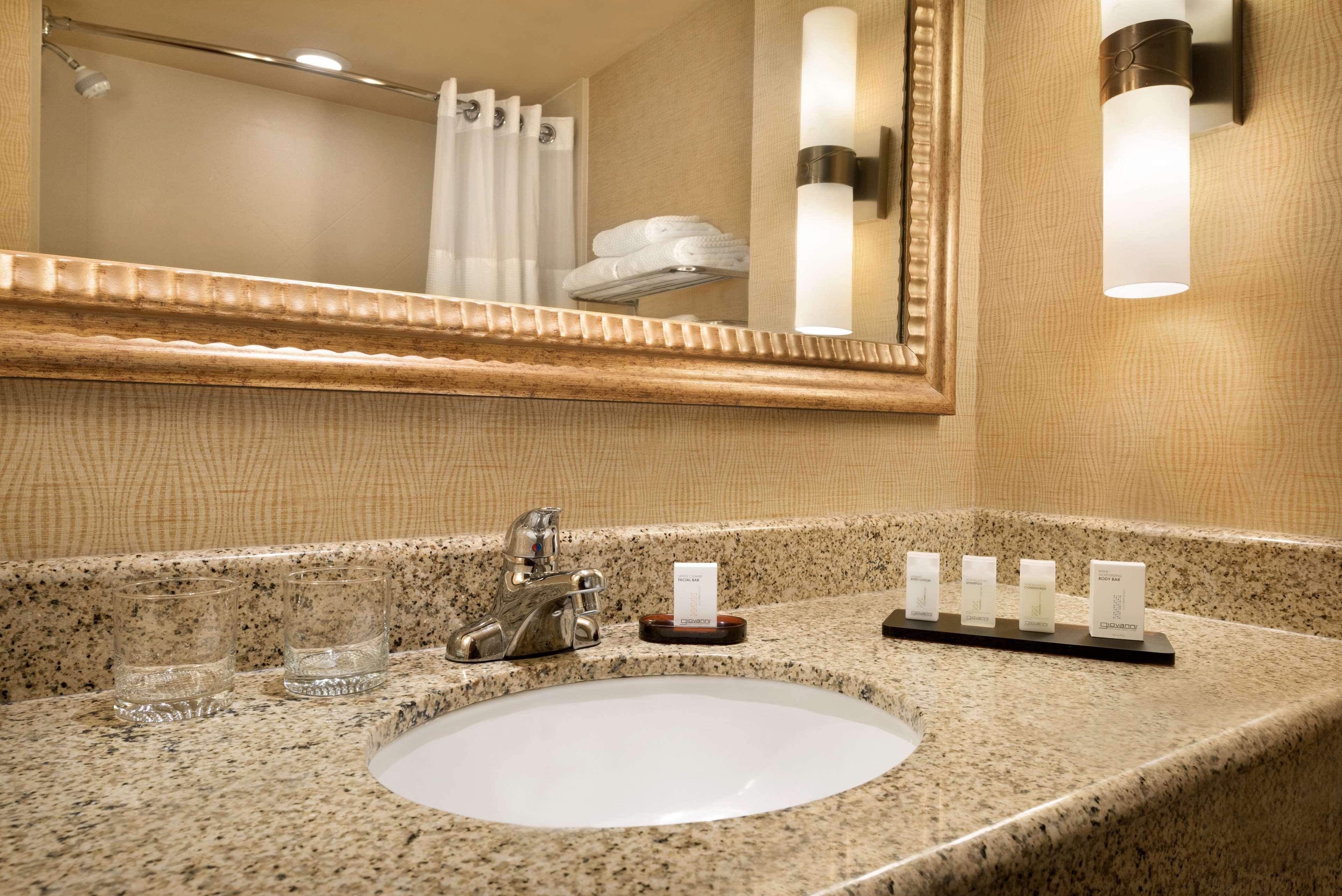 Embassy Suites East Peoria Hotel And Riverfront Conference Center Extérieur photo