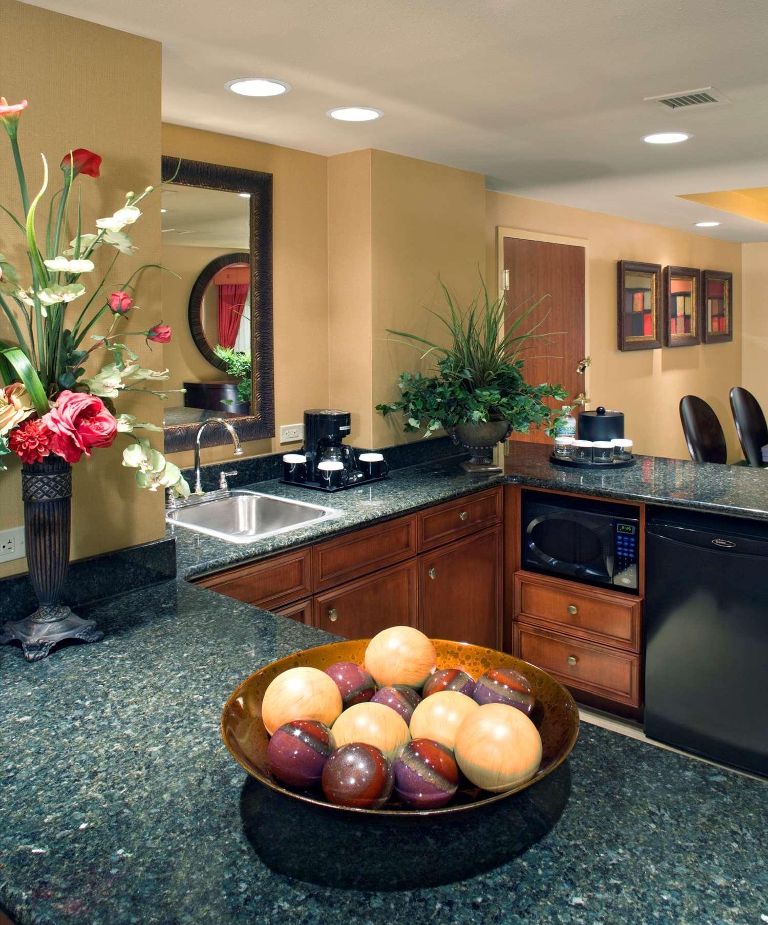 Embassy Suites East Peoria Hotel And Riverfront Conference Center Extérieur photo