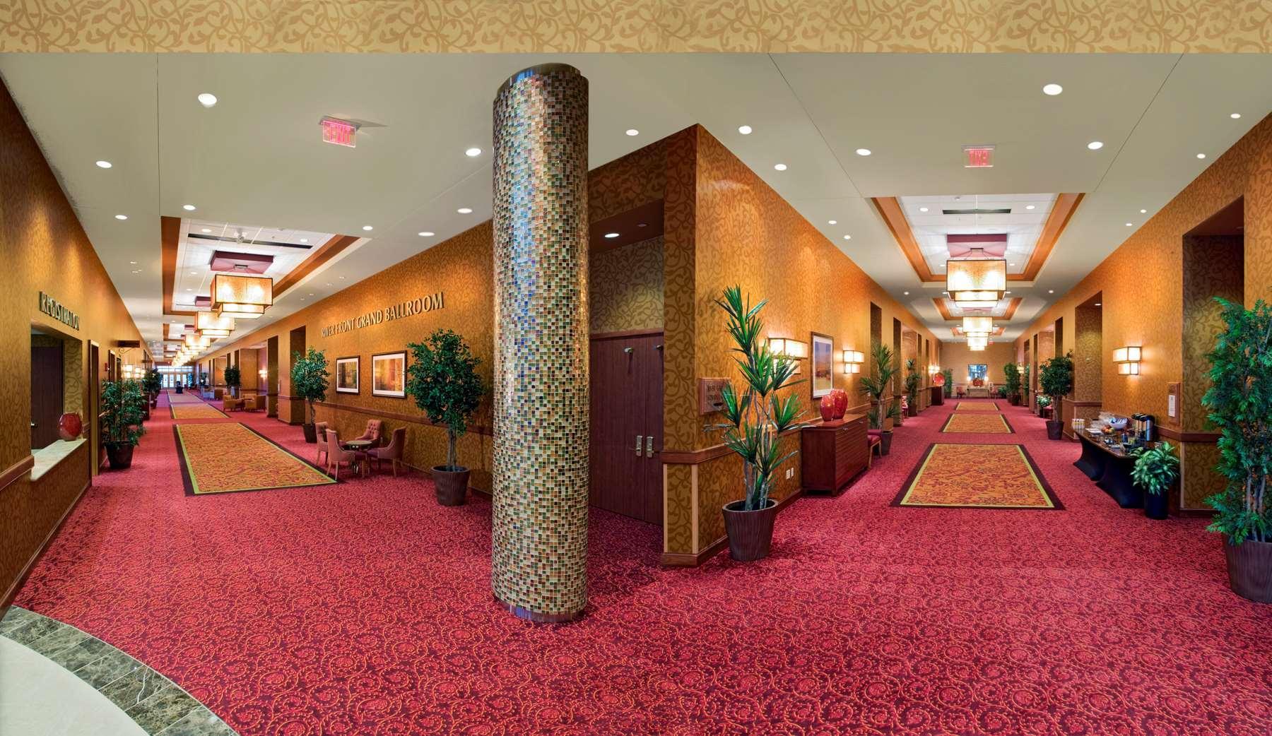 Embassy Suites East Peoria Hotel And Riverfront Conference Center Extérieur photo