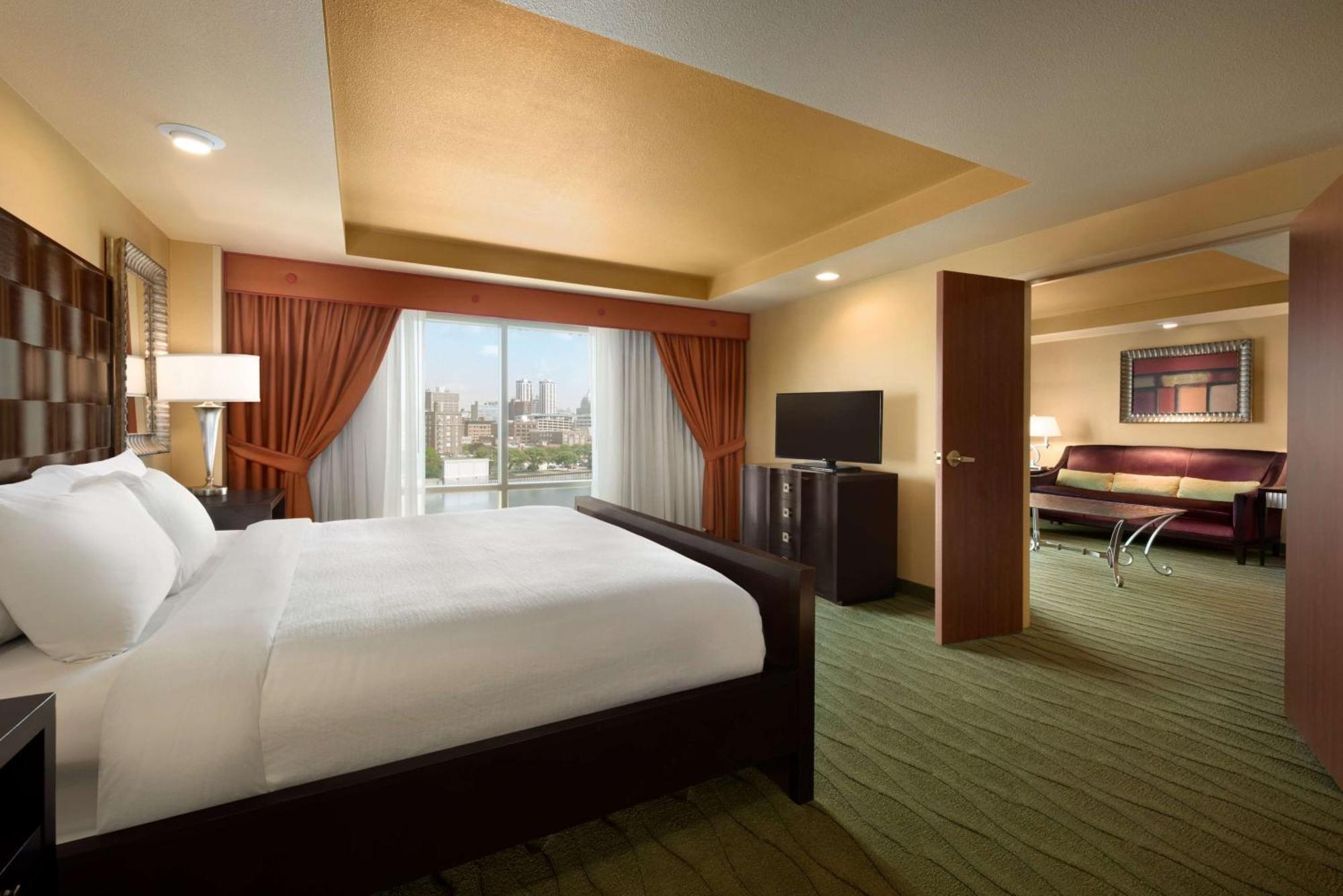 Embassy Suites East Peoria Hotel And Riverfront Conference Center Extérieur photo