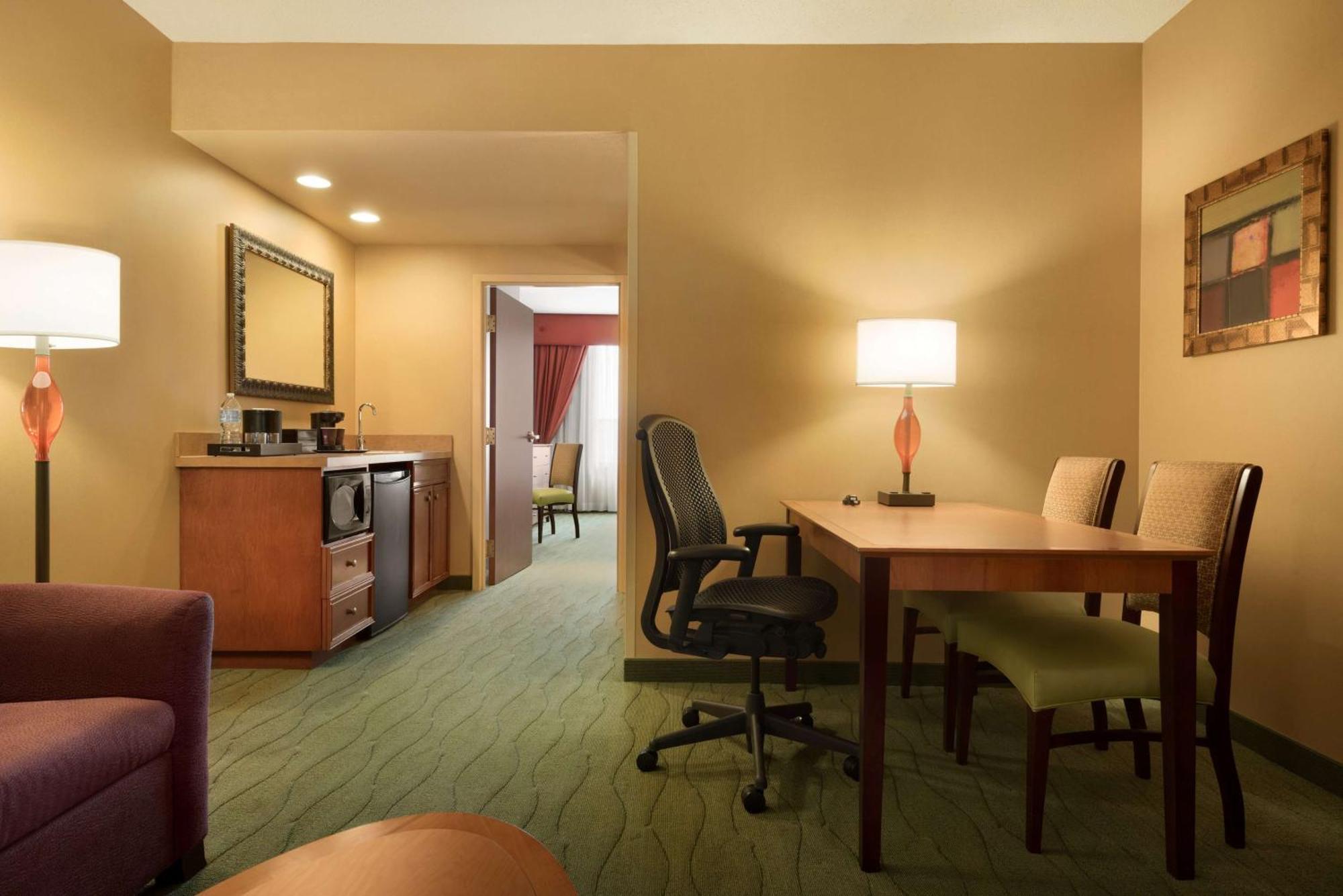 Embassy Suites East Peoria Hotel And Riverfront Conference Center Extérieur photo