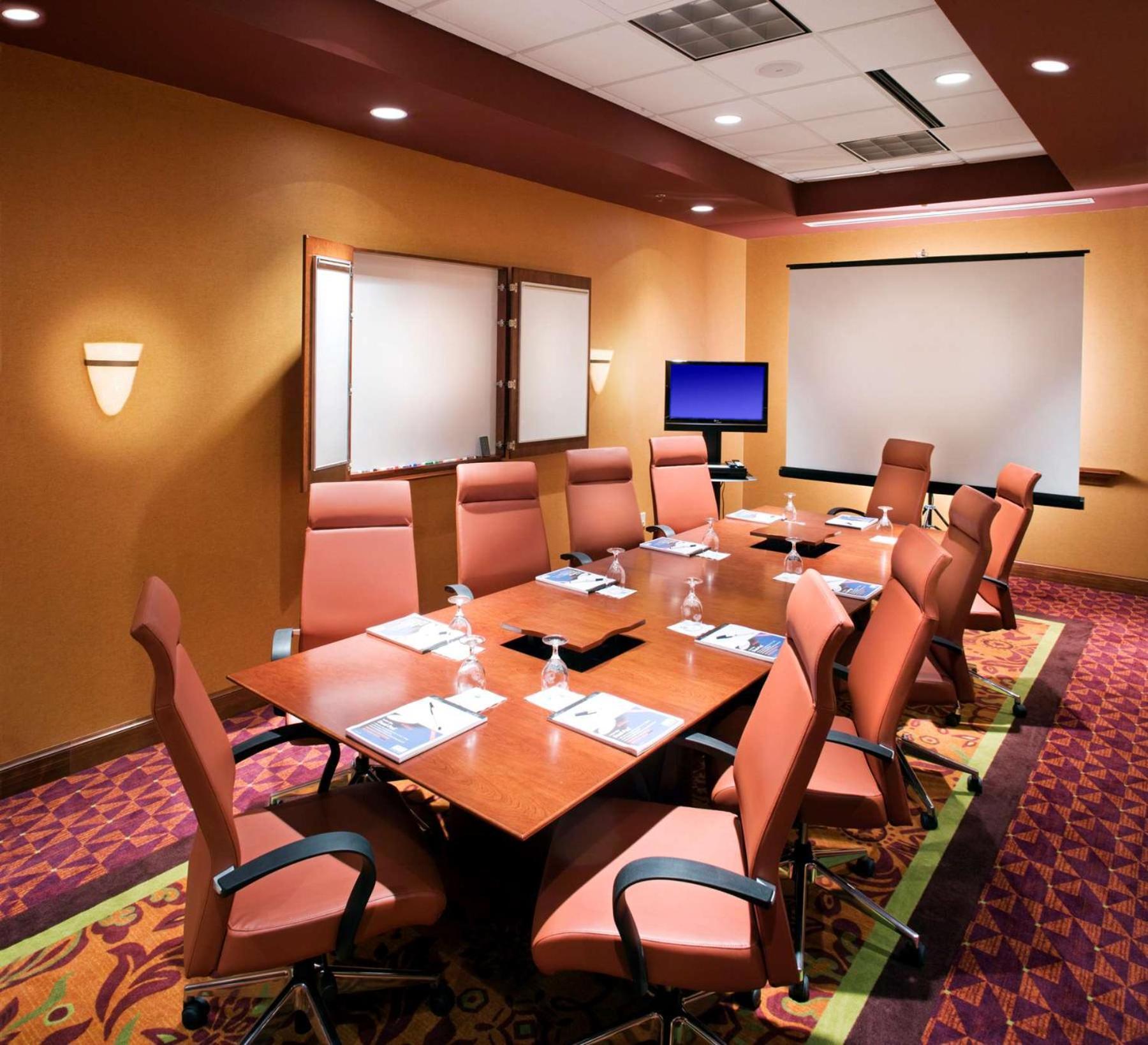 Embassy Suites East Peoria Hotel And Riverfront Conference Center Facilités photo